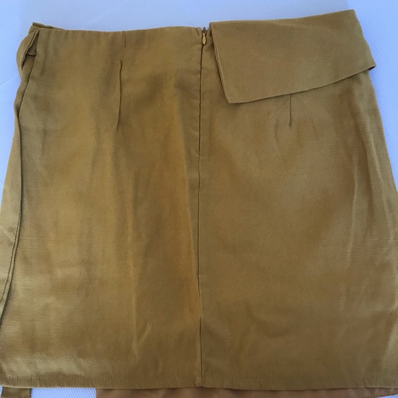 Cute mustard yellow mini skirt! - Picture 3 of 3